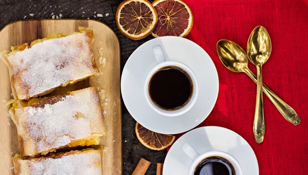 Strudel with custard and orange — Stock Photo, Image