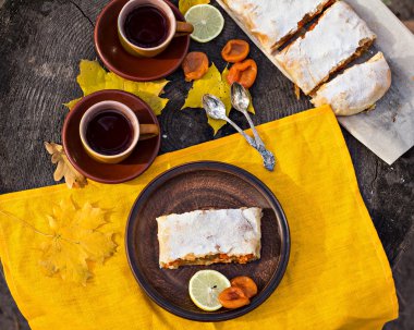 Strudel muhallebi ve turuncu ile