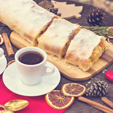 Strudel muhallebi ve turuncu ile