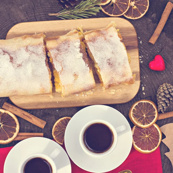 Strudel muhallebi ve turuncu ile