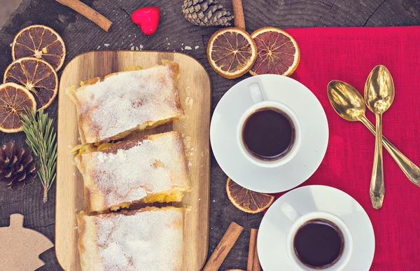 Strudel muhallebi ve turuncu ile