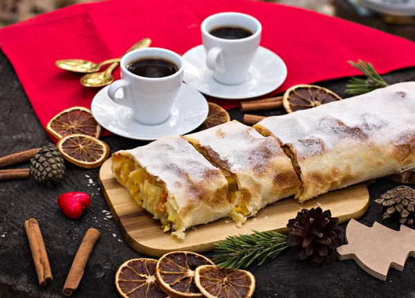 Strudel muhallebi ve turuncu ile