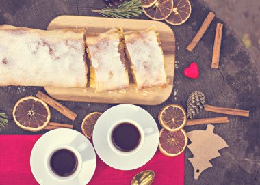 Strudel muhallebi ve turuncu ile