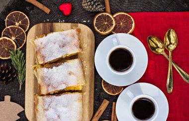 Strudel muhallebi ve turuncu ile