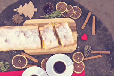 Strudel muhallebi ve turuncu ile