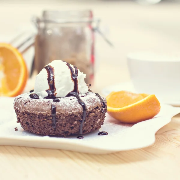 Torta calda al cioccolato fondente — Foto Stock