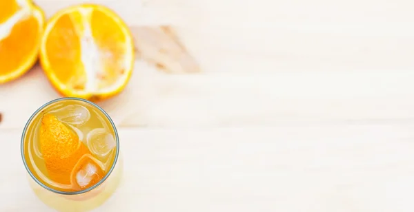 Limonata ile portakal — Stok fotoğraf