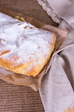 Apple strudel, elmalı turta
