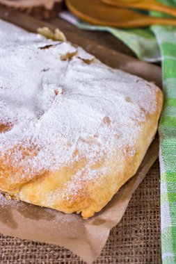 Apple strudel, elmalı turta