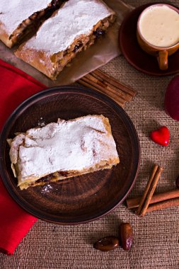 Apple Apple strudel, elmalı turta