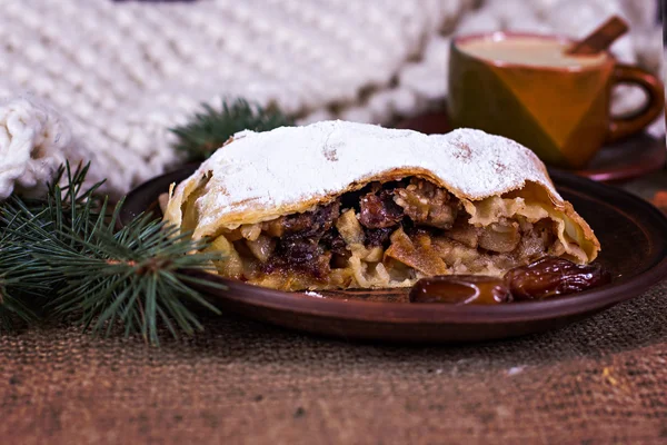 Apfelstrudel, appeltaart — Stockfoto