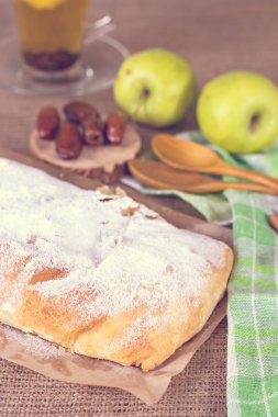 Apple strudel veya elmalı turta
