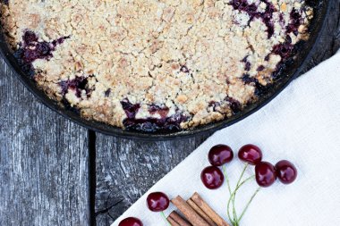 Ev yapımı kiraz kek