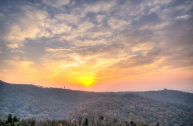 Sunrise bitti Qixia dağ