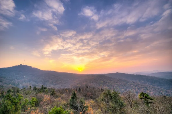 Sunrise bitti Qixia dağ