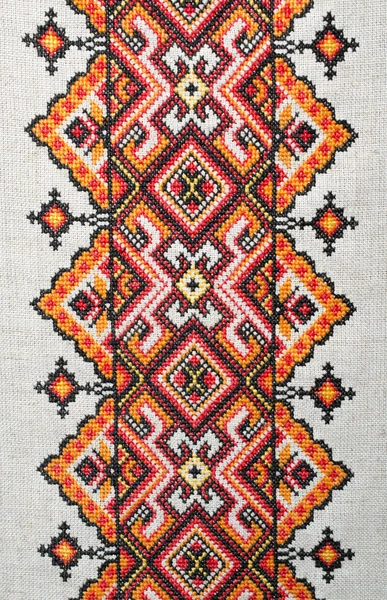 Elemento bordado multicolor en hilos de algodón de lino — Foto de Stock