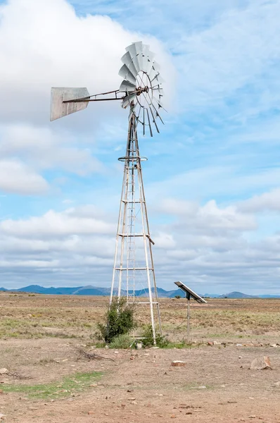 Water-pumping windmill — Stock Photo, Image
