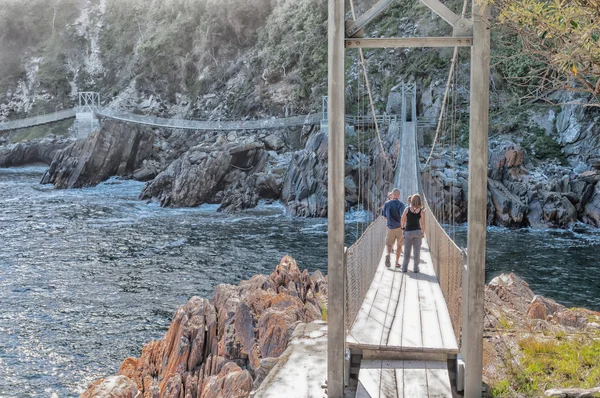 Visuté mosty v ústí řeky bouře — Stock fotografie