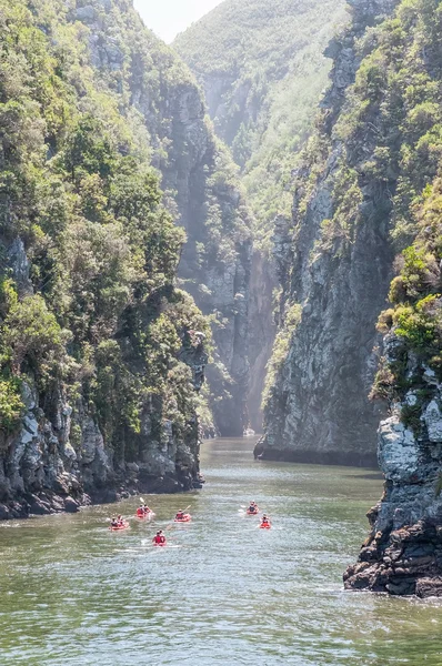 在风暴河峡谷皮艇 — 图库照片