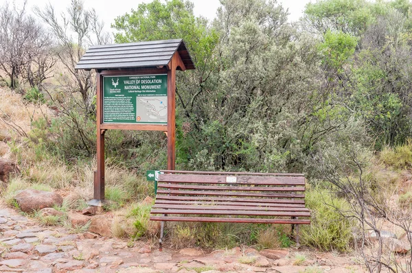 Tablero de información y banco en el Valle de la Desolación — Foto de Stock