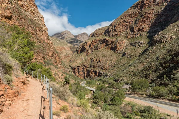 Carretera N12 Visible Desde Sendero Hasta Cascada Meiringspoort Montaña Swartberg — Foto de Stock