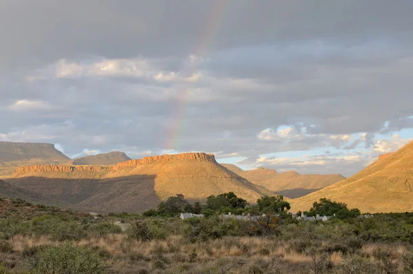 Paisaje del arco iris en el Parque Nacional Karoo — Foto de Stock