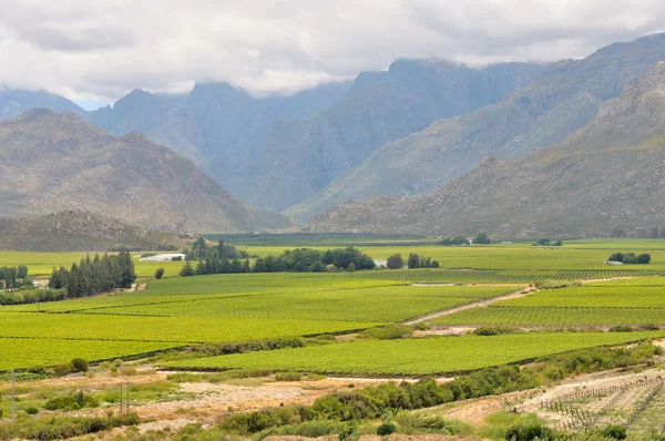 Vista de las montañas en el valle del río Hex — Foto de Stock