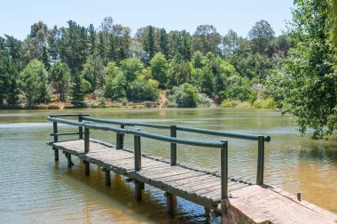 Somerset West yakınındaki iskelesi ile baraj