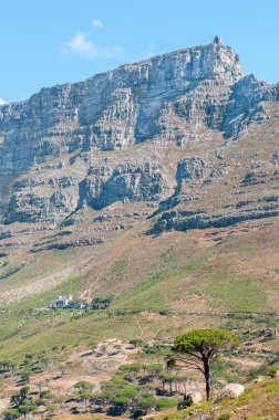Üst ve alt kablo istasyonlarında Masa Dağı, Cape Town