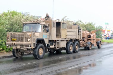 Deep 100 6 x 6 kamyon