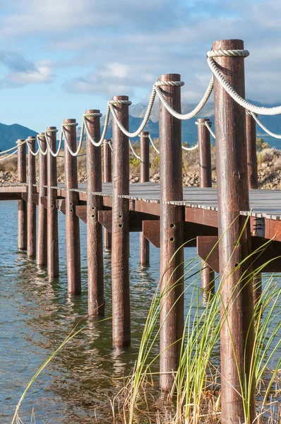 Dam z molo w pobliżu Somerset West — Zdjęcie stockowe