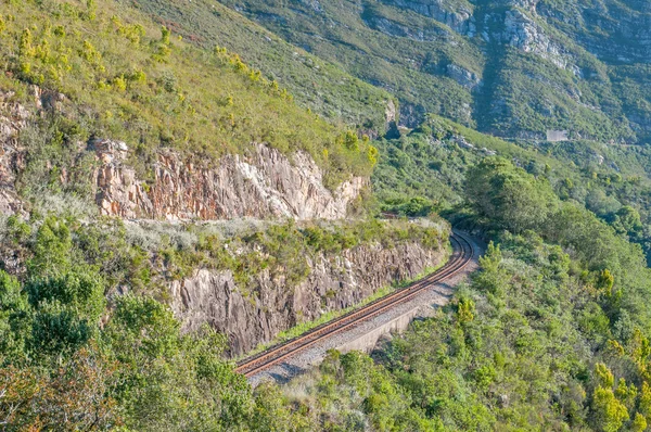 Дорога и железная дорога в Монтегю — стоковое фото