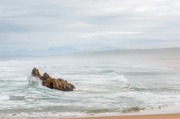 Météo orageuse sur une plage près de Buffelsbaai — Photo