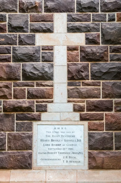 Cross and plaque, new St. Georges Anglican Church, Knysna — Stock Photo, Image