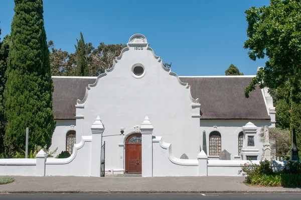 Strooidak (рід дах) церква у місті Paarl — стокове фото