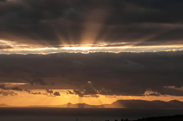 El sol se pone sobre la bahía falsa y las montañas de la bahía de Kalk — Foto de Stock