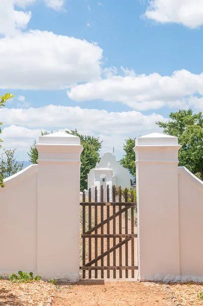 Puerta y campana de esclavo histórico — Foto de Stock