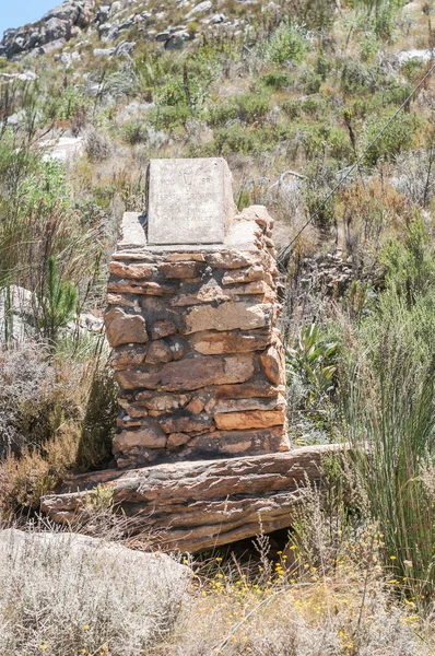 Memorial desgastado, Passo de Swartberg — Fotografia de Stock