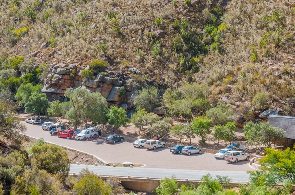 Parking and picnic area in Meiringspoort — Stock Photo, Image