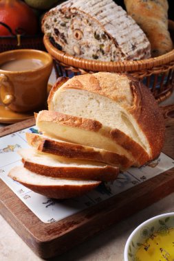 Bir dilim ekmek. 
