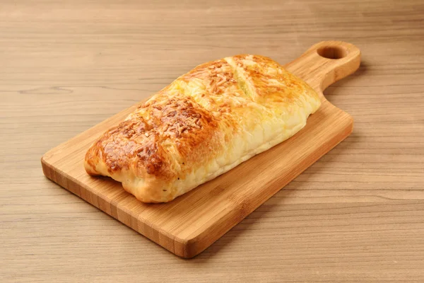 Pan relleno con salchicha y queso —  Fotos de Stock