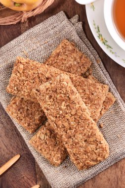 Çıtır gevrek barları kapatın  