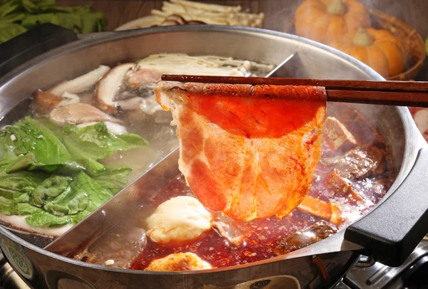 Double flavor hot pot — Stock Photo, Image