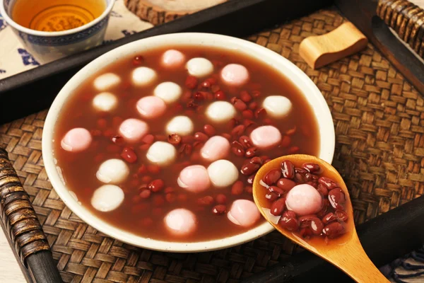Rode bonen soep met rijst bal — Stockfoto