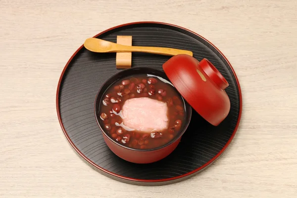 Red bean sweet soup with mochi. — 图库照片