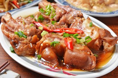 Kızarmış domuz eklemleri