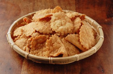 Krizantem şekil bisküvi