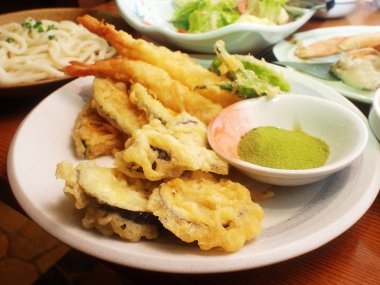 Japon derin kızarmış gıdalar