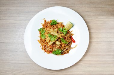 Tay tarzında karıştırın kızarmış pilav şehriye