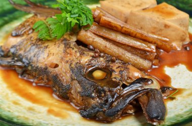 tatlı Soya soslu ızgara somon kafa